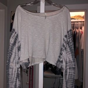 Cute long sleeve crop top